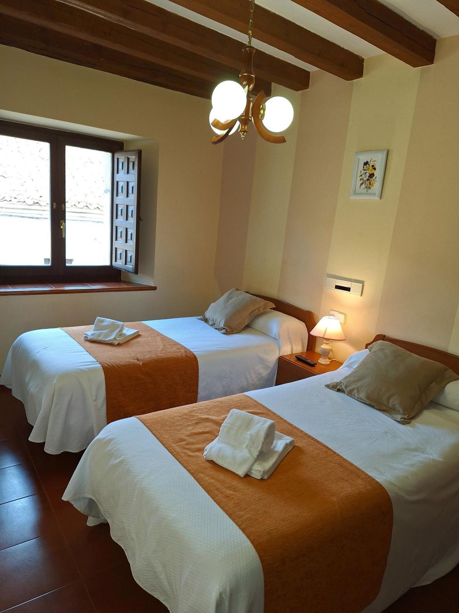 Hostal Rio Duero Molinos de Duero Kültér fotó